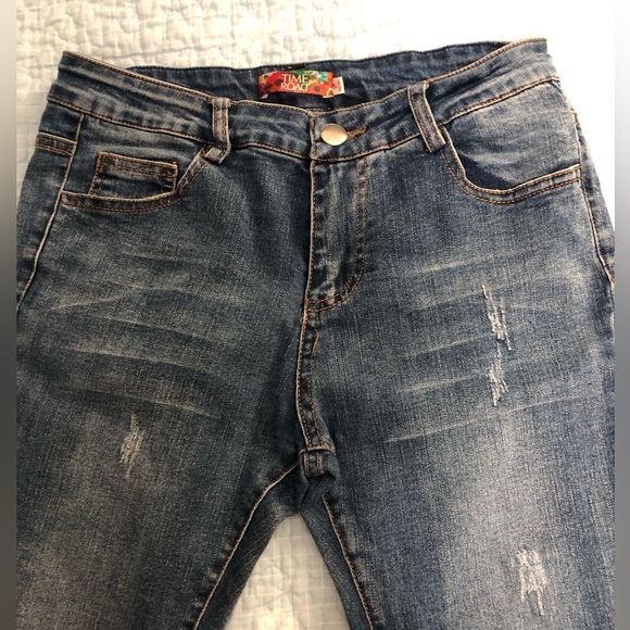 Stretchable Jeans - Picture 3 of 8